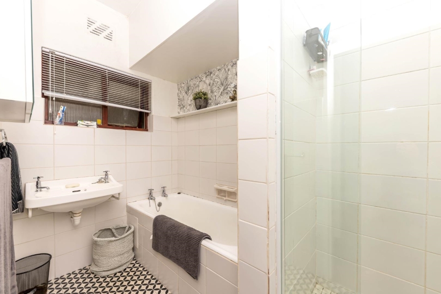 To Let 2 Bedroom Property for Rent in Sea Point Western Cape